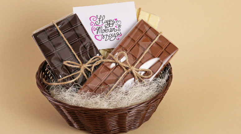 cesta personalizada com chocolate